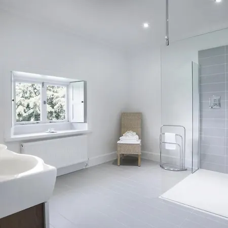Chateau Sleeps 12 With Wifi 度假居 科尼斯顿