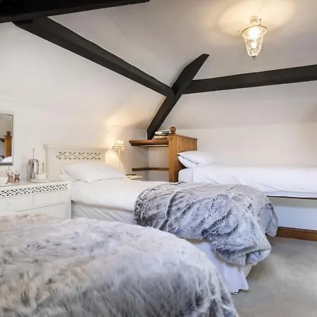 Chateau Sleeps 12 With Wifi Hébergement de vacances Coniston