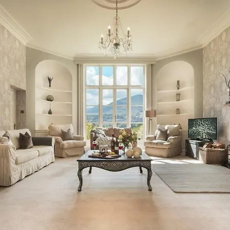 Chateau Sleeps 12 With Wifi Coniston