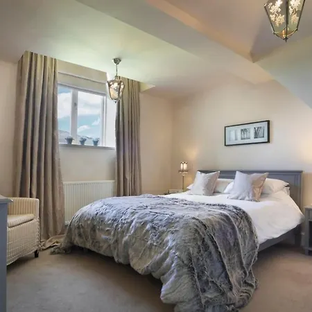 Hébergement de vacances Chateau Sleeps 12 With Wifi Coniston