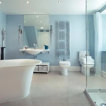 Chateau Sleeps 12 With Wifi Hébergement de vacances